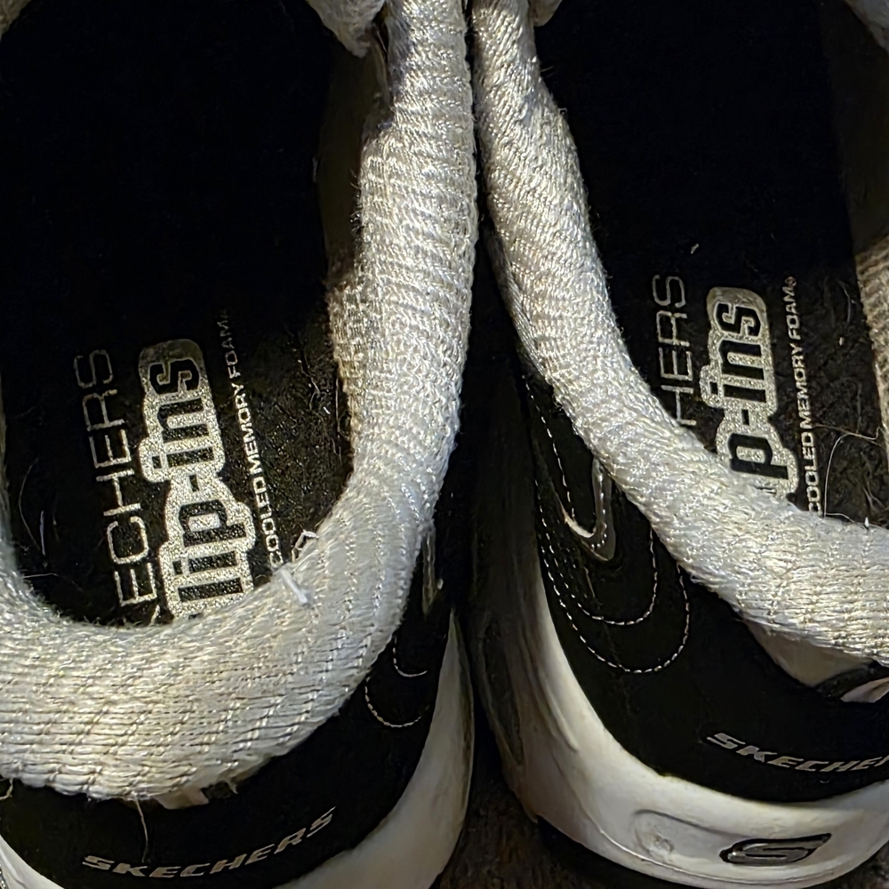Skechers Women's D'Lites Fan Girl Sneakers - Picture 6 of 14